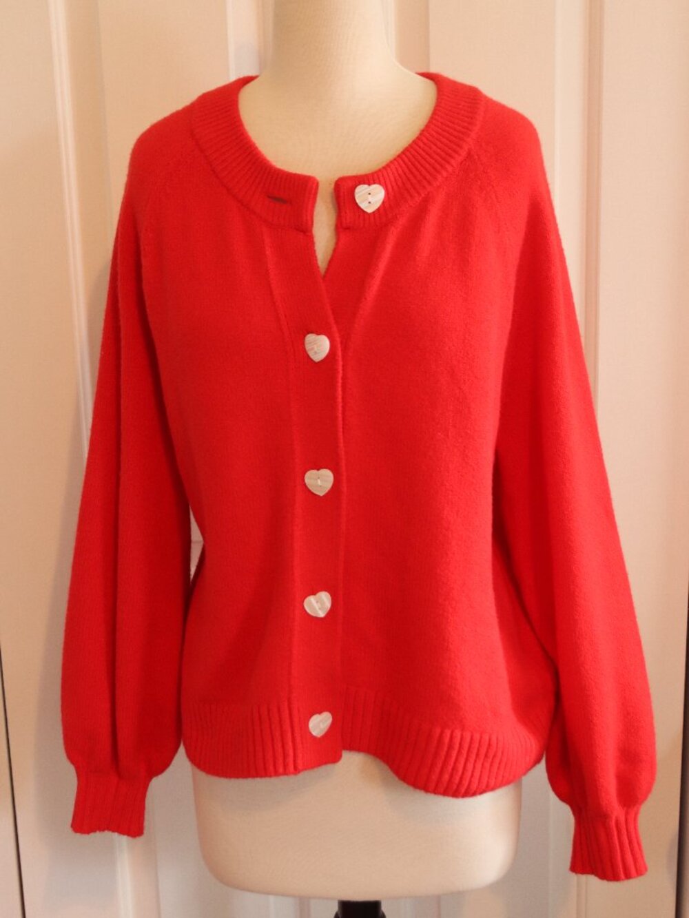 Old Navy SoSoft Crew Neck Cardigan Sweater Haglan Sleeve Heart Buttons Large